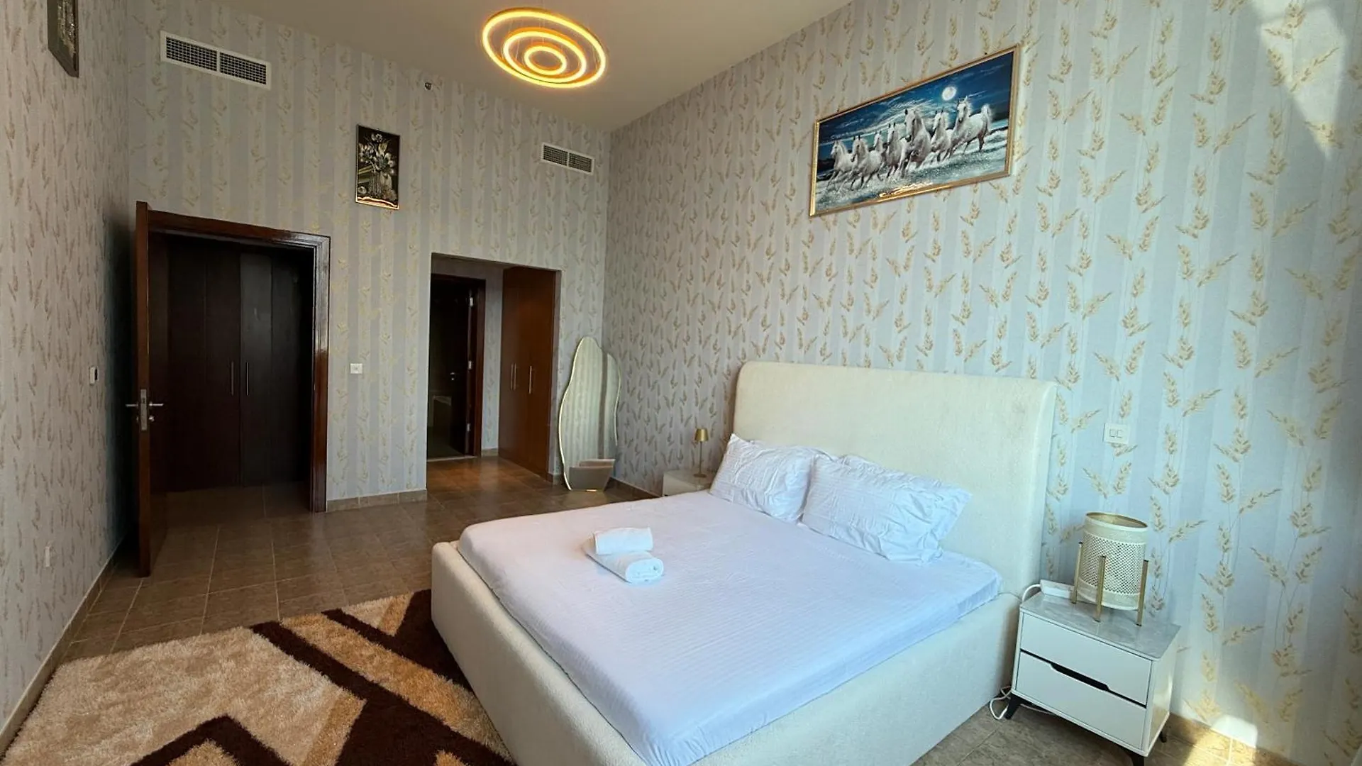 Hm-102Amazing Large Fully Furnished 1Bhk Apartment Dubai
