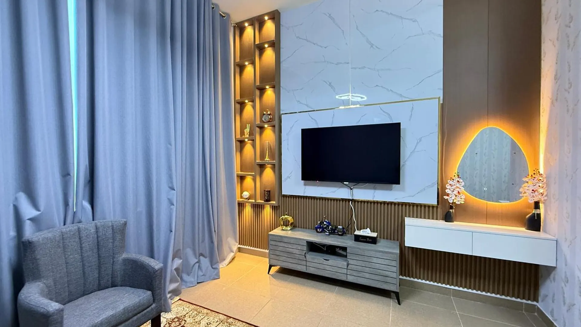 Hm-102Amazing Large Fully Furnished 1Bhk Apartment Dubai