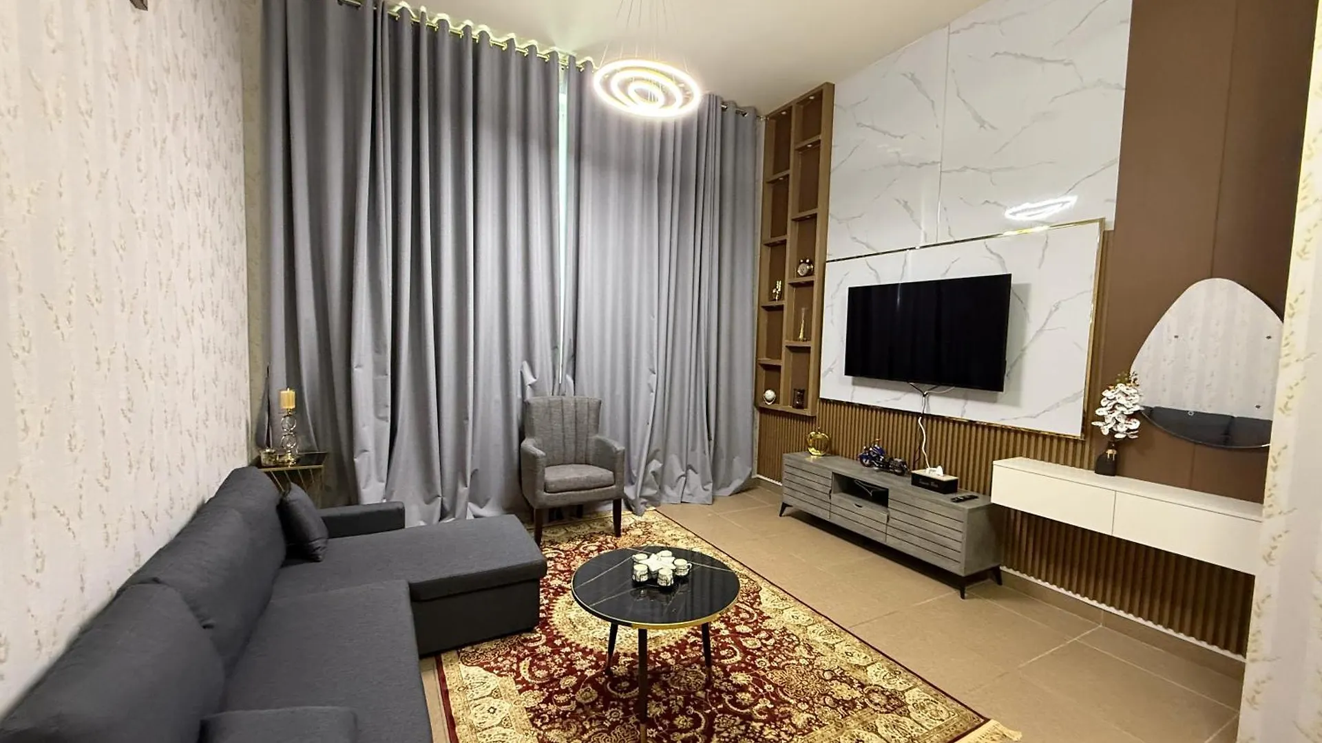 Hm-102Amazing Large Fully Furnished 1Bhk Apartment Dubai United Arab Emirates