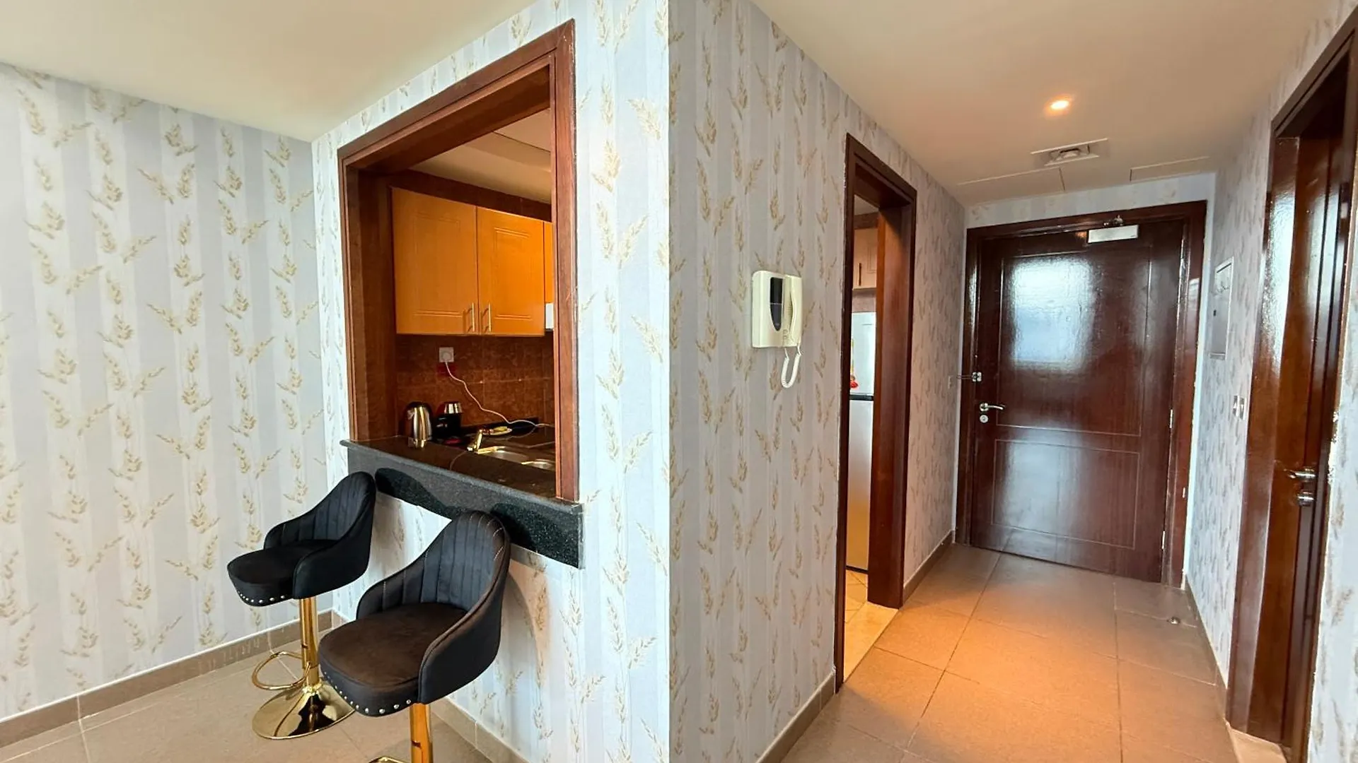 Hm-102Amazing Large Fully Furnished 1Bhk Apartment Dubai United Arab Emirates
